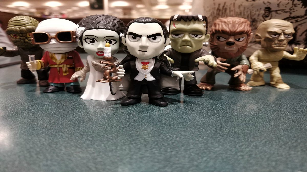 Universal Monsters Mystery Minis - Pop Culture Retrorama - Funko - Barnes and Noble